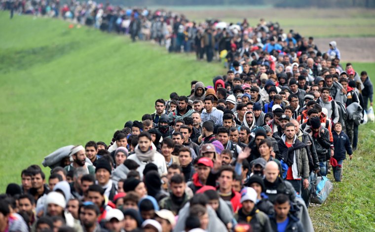 Chorvatsko okupuje až půl milionu nezvaných migrantů. Chlastají, řvou a myslí, že jim všechno patří!