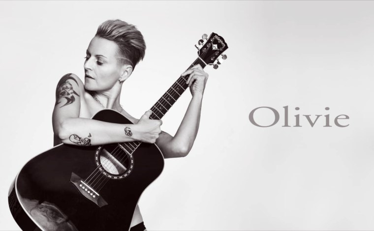 Recenze: Olivčina estráda, Aneb možná přijde i Japonec