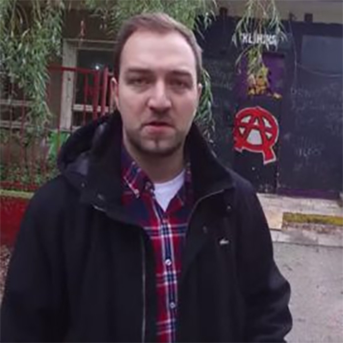 Alexander Bellu obsadil solárium