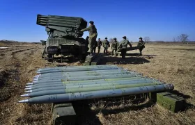 Pokud Rusko nezačne používat uhlíkově neutrální rakety, zavedeme další sankce, varuje EU