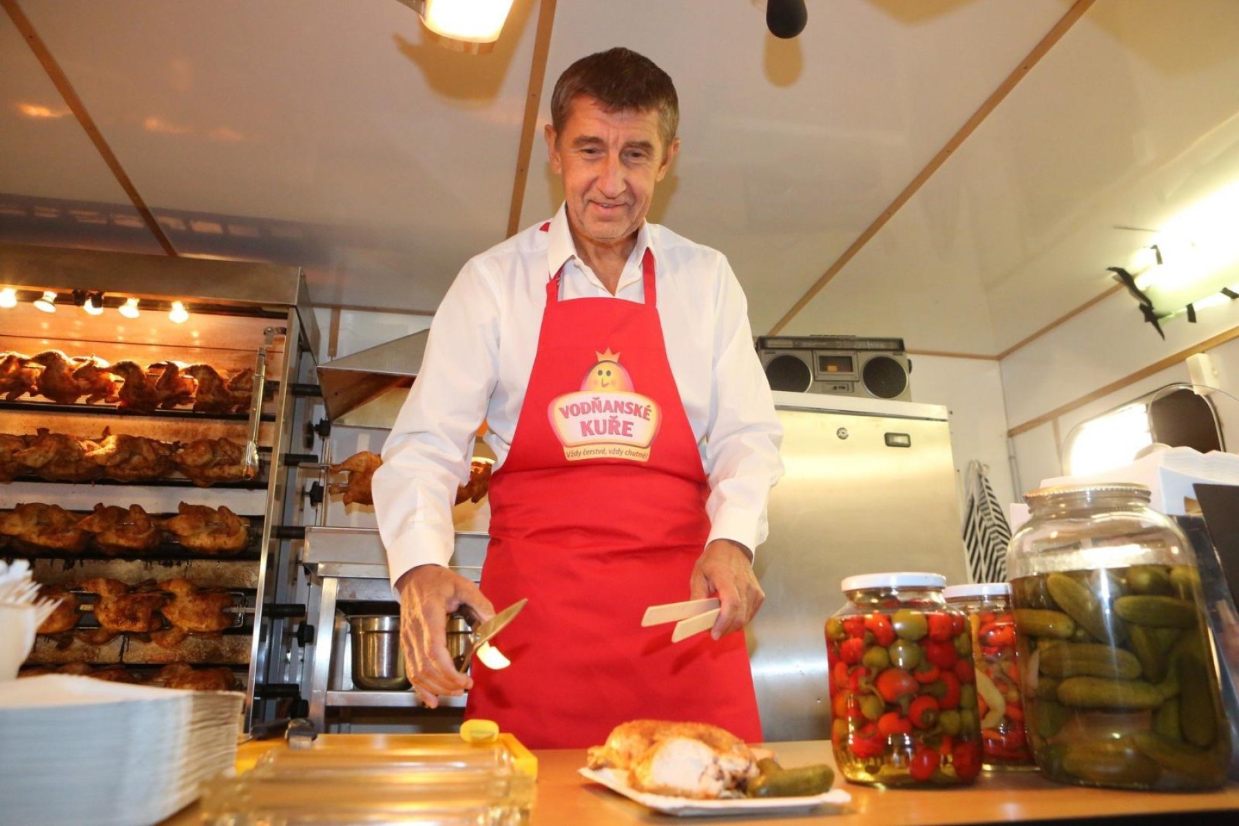 Uzená stehna s listerií bude Andrej Babiš prodávat jako českou alternativu Ozempicu