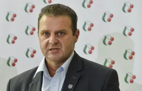 Podle vyšetřovatelů 'mlátička' Ondráček opsal i dalších 58 disertačních prací