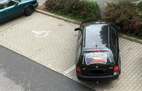 Na místech pro invalidy budou moci parkovat i fanoušci kapely Ortel!