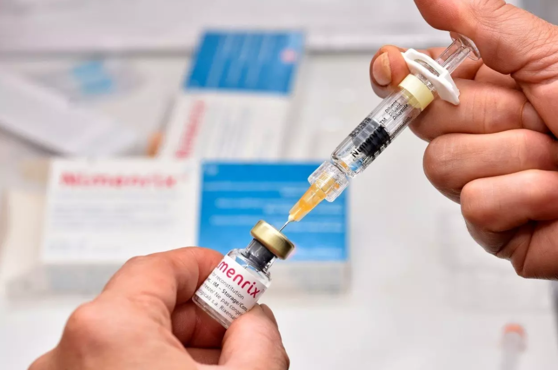 Uživatelka Mimibazaru vymýtila koronavirus i životní funkce nitrožilním podáním dezinfekce!