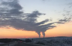 Mrazivý víkend odhalil na území České republiky továrnu chemtrails! Byla maskována za jadernou elektrárnu.