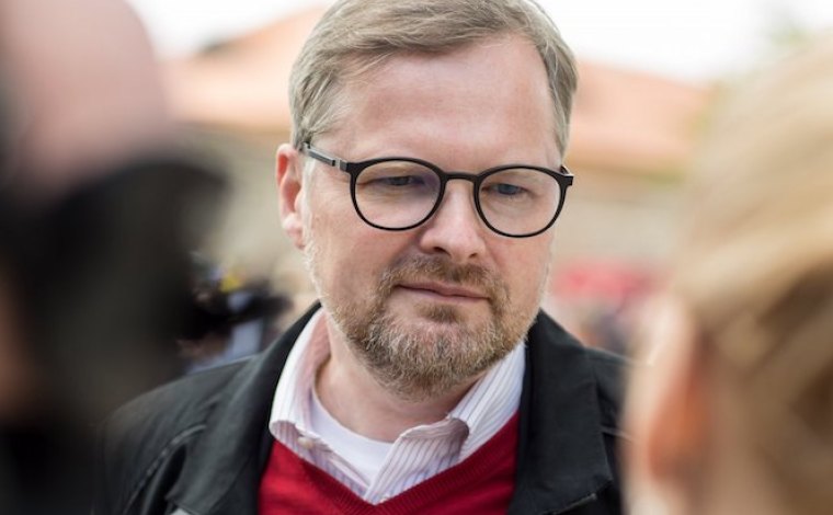Petr Fiala byl kousnut psem. Domníval se, že jde o suchar.
