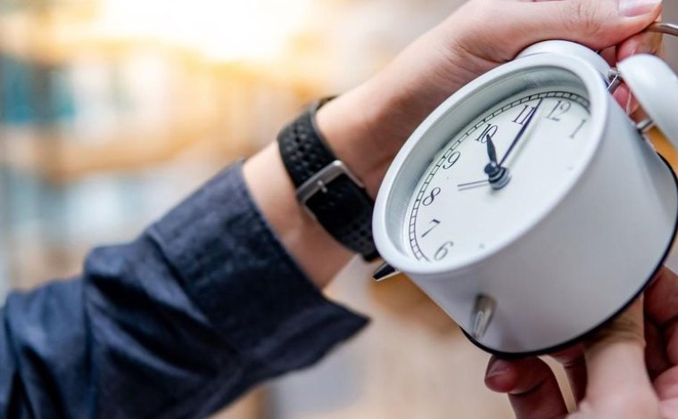 Ruští vědci sestrojili funkční stroj času: Stačí si přetočit hodiny!