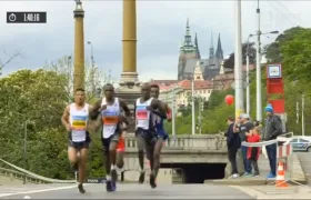 BYLI JSME U TOHO! Prahu zaplavili běženci!