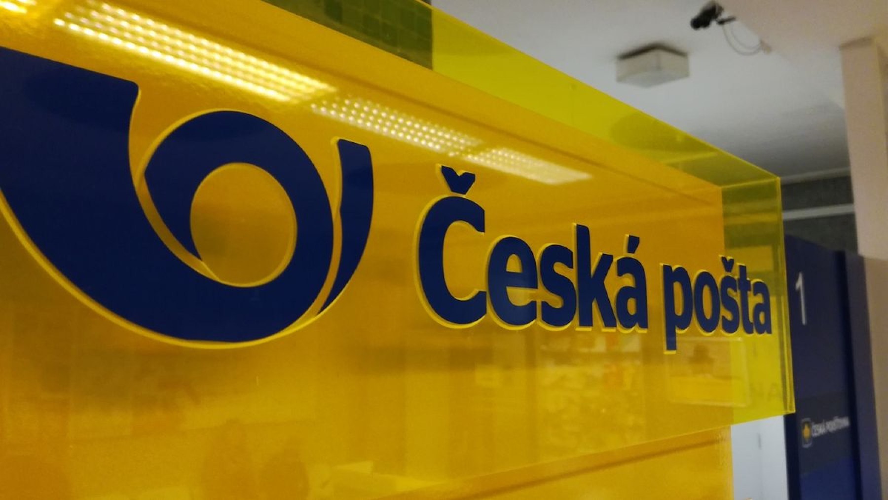 Služba Balík do ruky končí. Pošta ji nahradí Balíkem v prdeli!