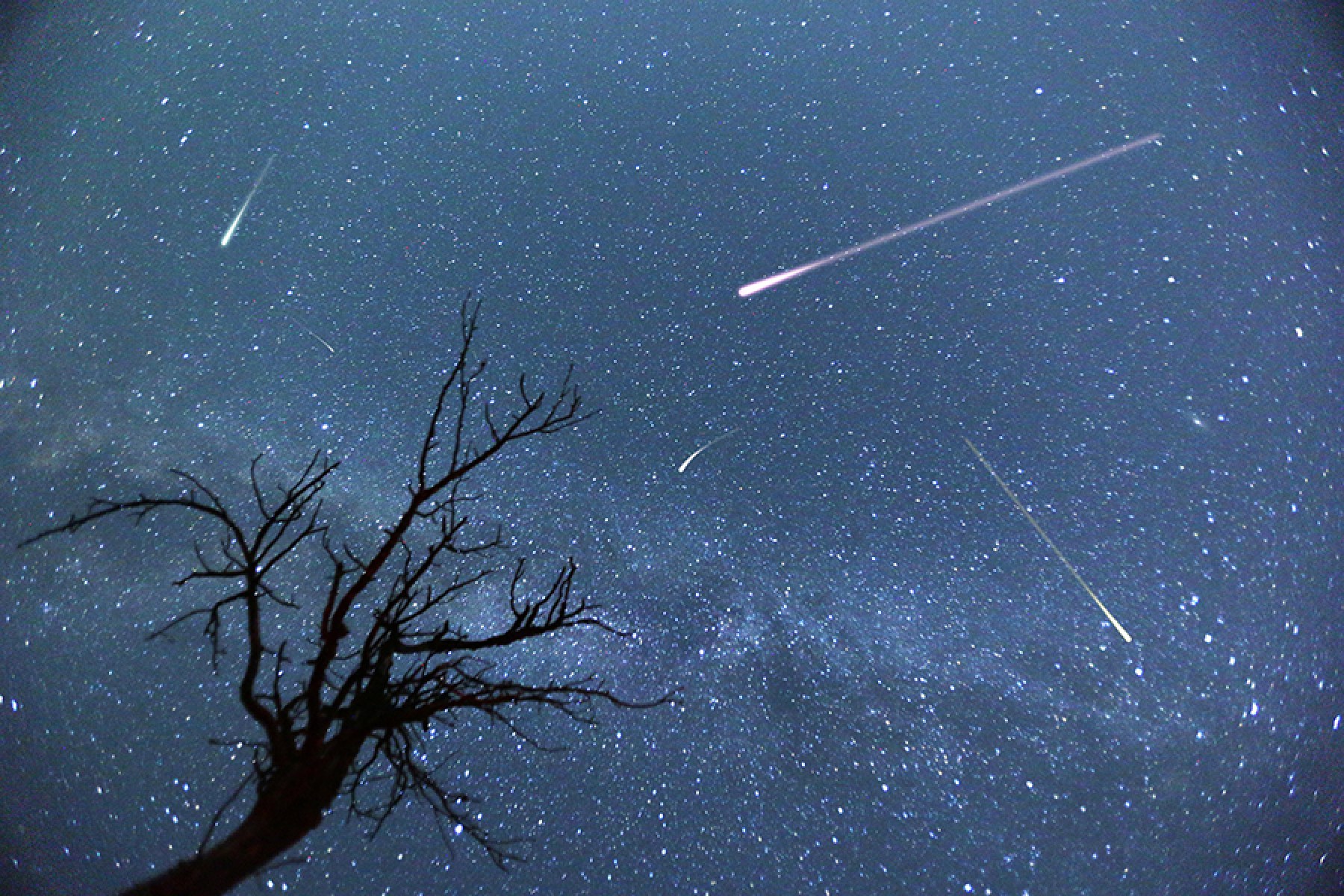 Českou republiku zasype roj hydrometeoritů. Kvůli chemtrails a HAARP nic neuvidíme.