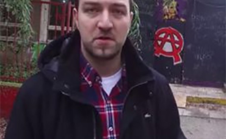 Alexander Bellu obsadil solárium